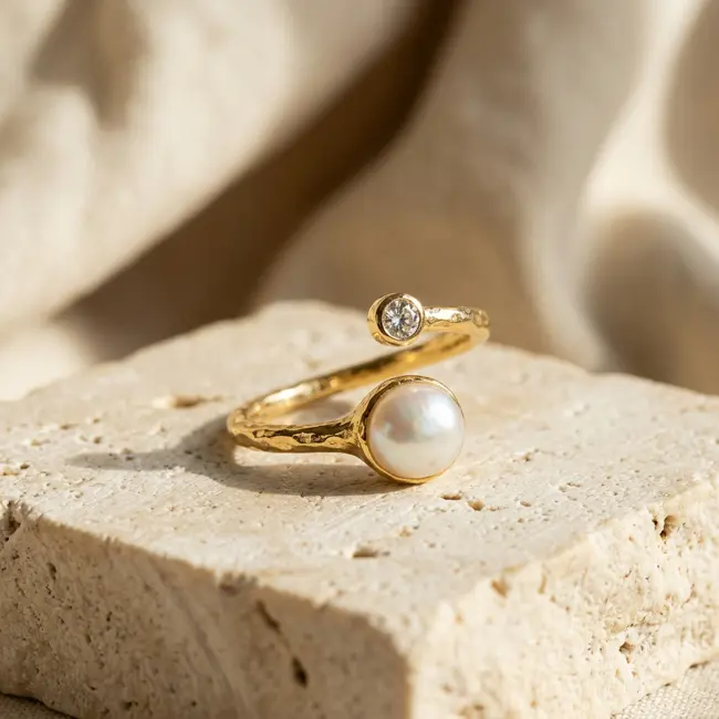 Luna Pearl Ring